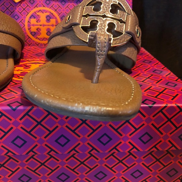 Tory Burch Amanda Flat Thong- Tumbled leather - Picture 3 of 4